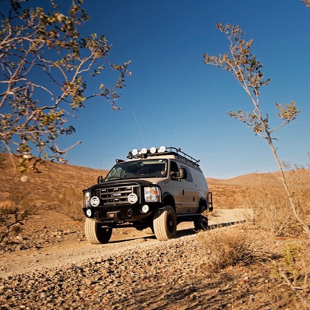 Ford E-Series photo 5insta.jpg