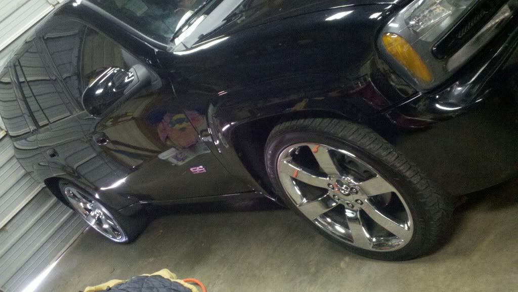 Vince Motor City Vinyl & Pink Carbon Fiber Chevy Trailblazer SS Forum