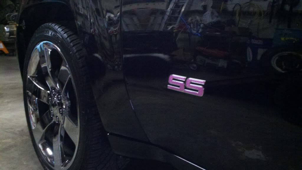Vince Motor City Vinyl & Pink Carbon Fiber Chevy Trailblazer SS Forum
