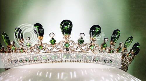 queen-victoria-emerald-diamond-tiara-gothic-style-designed-prince-albert.jpg